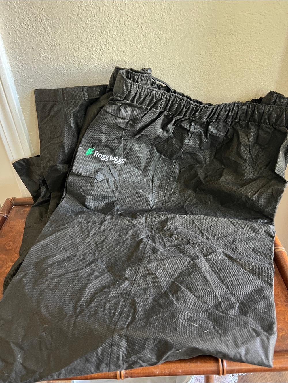 frogg toggs Men's Black Waterproof Overpant Joggers